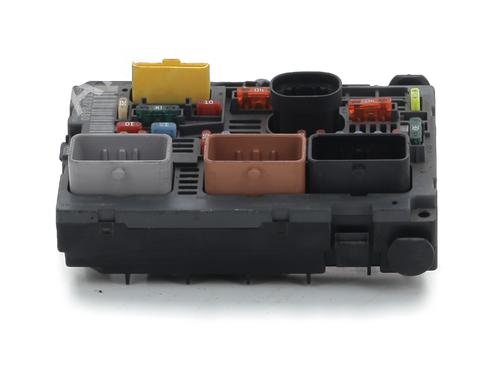 Sikringsdose PEUGEOT 308 I (4A_, 4C_) 1.6 HDi (92 hp) 29931061