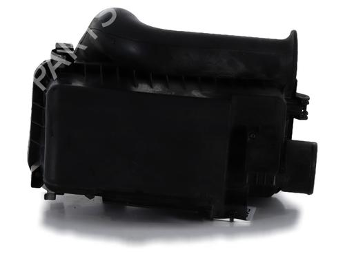 Used Air filter box TOYOTA YARIS (_P9_) 1.4 D-4D (NLP90_, NLP90R) (90 hp) 30140570