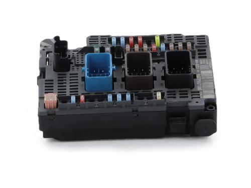 Used Fuse box Fuse box 39608600 39608600