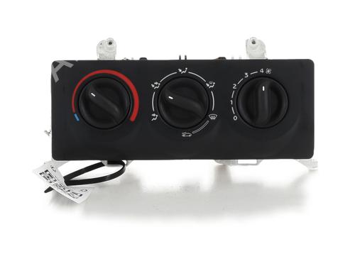 Used Climate control RENAULT CLIO II (BB_, CB_) 1.2 (BB0A, BB0F, BB10, BB1K, BB28, BB2D, BB2H, CB0A,... (58 hp) 25930888
