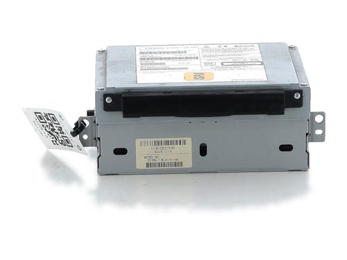 Used Radio VOLVO V60 I (155) D5 (215 hp) 32006338