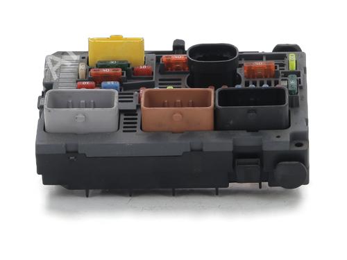 Used Fuse box PEUGEOT 3008 I MPV (0U_) 1.6 HDi (112 hp) 30334915