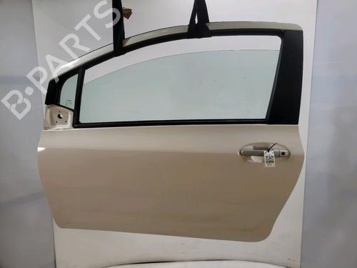 Used Left front door TOYOTA YARIS (_P9_) 1.4 D-4D (NLP90_, NLP90R) (90 hp) 31350172