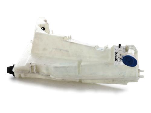 windscreen-washer-tank-land-rover-range-rover-iv-l405-2012-2013-2014-2015-2016-2017-2018-2019-2020-2021-31821380 main image