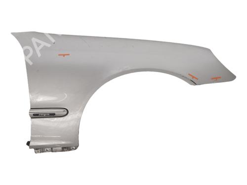 Guarda-lamas direito Guarda-lamas direito MERCEDES-BENZ C-CLASS (W203) C 220 CDI (203.008) (150 hp) 36211758 36211758