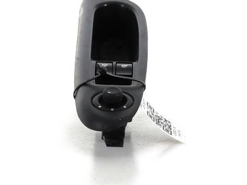 Fensterheberschalter links vorne RENAULT CLIO II (BB_, CB_) 1.2 16V (BB05, BB0W, BB11, BB27, BB2T, BB2U, BB2V, CB05,... | BP29552744I27 