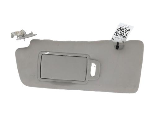 left-sun-visor-renault-megane-iv-hatchback-b9amn_-2015-36182039 main image