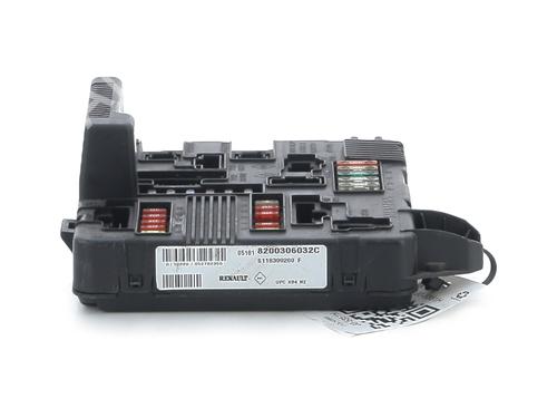 fuse-box-renault-grand-scenic-ii-jm01_-2004-2005-2006-2007-2008-2009-32153209 main image