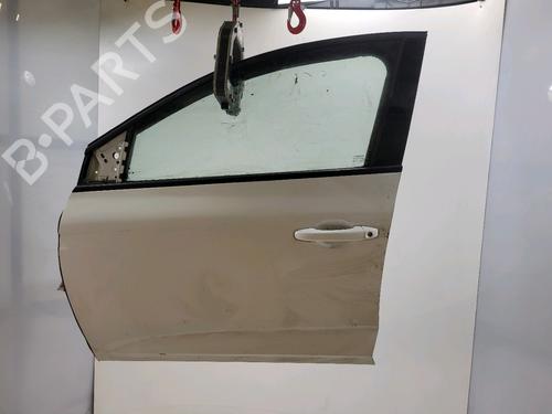 left-front-door-renault-megane-iv-hatchback-b9amn_-2015-36795630 main image