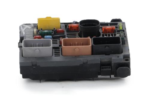 Used Fuse box Fuse box 37680539 37680539