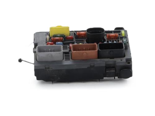Used Fuse box Fuse box CITROËN C5 III (RD_) 2.0 HDi 165 (RDRHHA, RDRHH8) (163 hp) 40441607 40441607