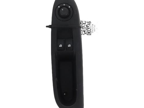 Used Left front window switch Left front window switch RENAULT CLIO II (BB_, CB_) 1.2 16V (BB05, BB0W, BB11, BB27, BB2T, BB2U, BB2V, CB05,... (75 hp) 33033710 33033710