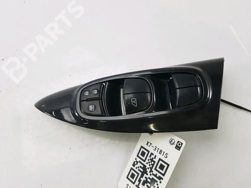 Used Left front window switch Left front window switch NISSAN JUKE (F15) 1.6 DIG-T (190 hp) 11186146 11186146