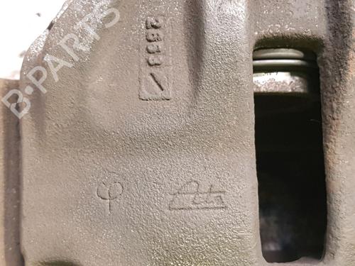 Used Right front brake caliper MERCEDES-BENZ SPRINTER 2-t Van (B901, B902) [1995-2006]  27918730