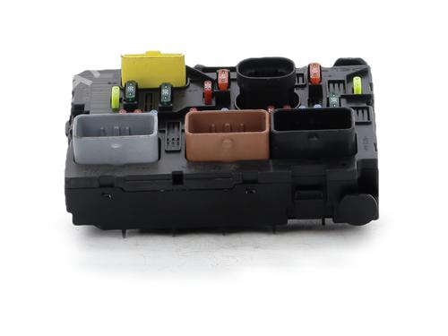 Used Fuse box Fuse box 39461186 39461186