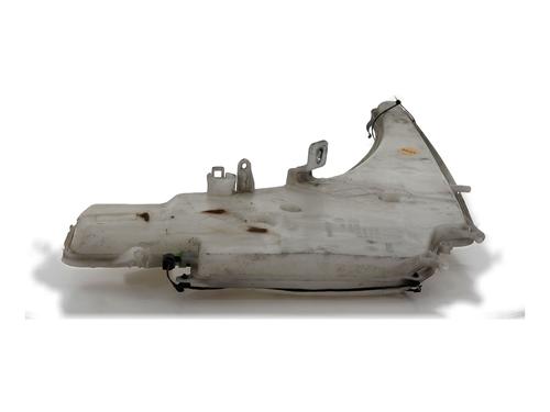 Used Windscreen washer tank BMW 1 (E87) 118 d (122 hp) 26671082