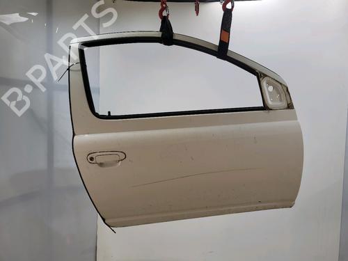 Used Right front door TOYOTA YARIS (_P1_) 1.0 (SCP10_, SCP10R) (68 hp) 28505884