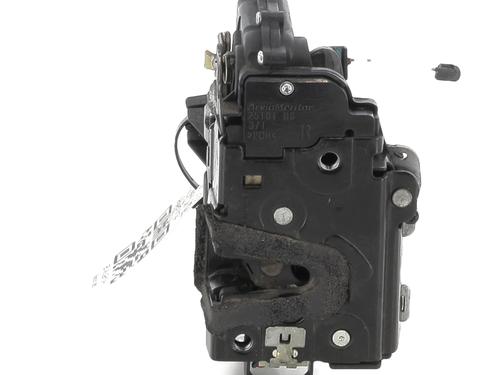 Høyre foran lås VW POLO (9N_, 9A_) 1.2 12V (64 hp) 26677373