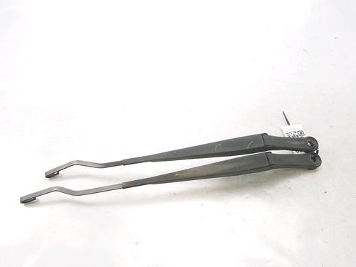Used Front windshield wiper arm ISUZU D-MAX I (TFR, TFS) 2.5 DiTD 4x4 (TFS86_) (136 hp) 27900633