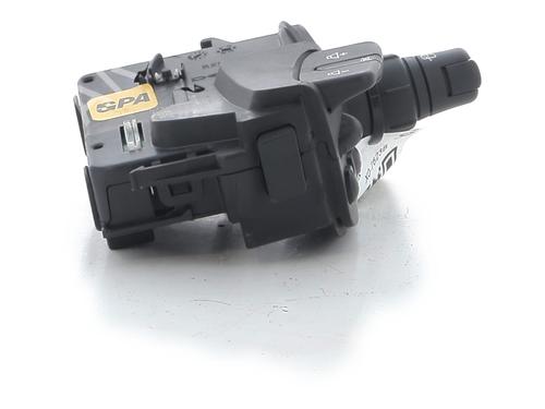 switch-renault-clio-iii-grandtour-kr01_-2007-32434105 main image