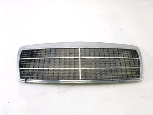 Used Grille MERCEDES-BENZ E-CLASS (W210) E 220 CDI (210.006) (125 hp) 29171865