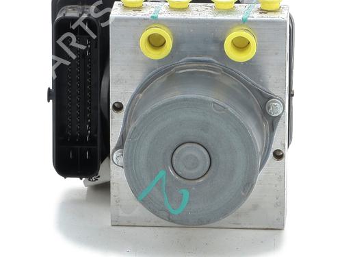 Used ABS pump TOYOTA YARIS CROSS (MXP_) 1.5 Hybrid (MXPJ10) (116 hp) 26137515