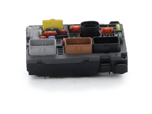 Used Fuse box Fuse box 39422340 39422340