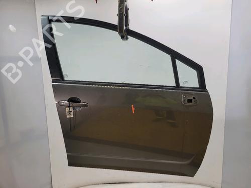 Dør højre fortil TOYOTA COROLLA Verso (ZER_, ZZE12_, R1_) 2.2 D-4D (AUR10_, AUR10R) (136 hp) 32007200