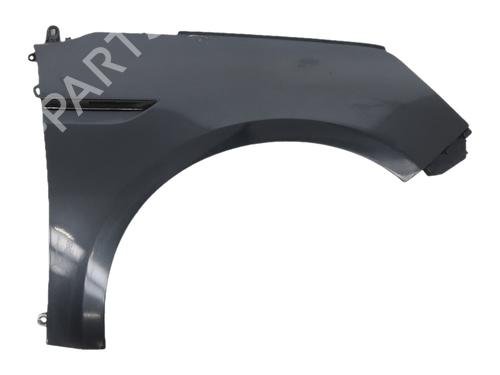 right-front-fenders-renault-megane-iv-hatchback-b9amn_-2015-39421856 main image