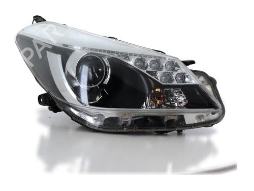 Used Right headlight TOYOTA YARIS (_P13_) 1.5 Hybrid (NHP130_) (101 hp) 29381117