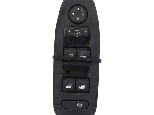 Used Left front window switch Left front window switch PEUGEOT 208 I (CA_, CC_) 1.6 HDi (92 hp) 33230214 33230214