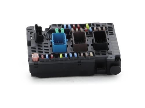 Used Fuse box Fuse box 39259189 39259189