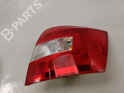 Used Right taillight Right taillight SKODA RAPID Spaceback (NH1) 1.6 TDI (90 hp) 11120221 11120221