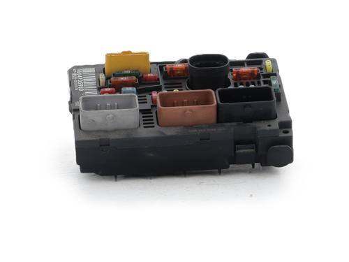 Used Fuse box Fuse box 39161471 39161471