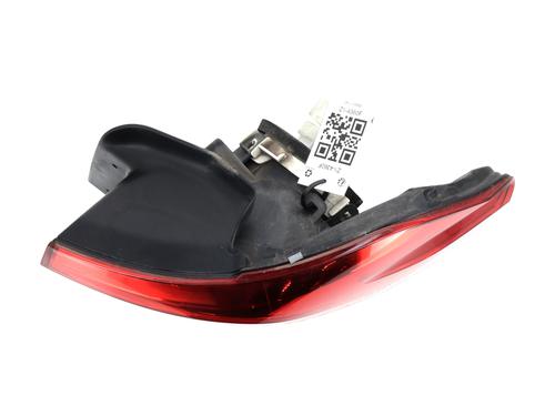 Używane Lampa tylna prawa VW TOURAN (5T1) 1.5 TSI (150 hp) 30800299