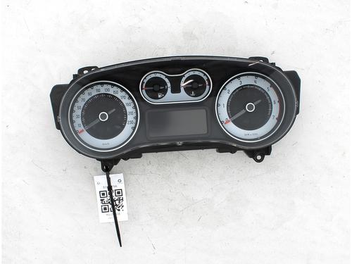 Used Instrument cluster FIAT 500L (351_, 352_) 1.6 D Multijet (199LYD1B) (105 hp) 15602222