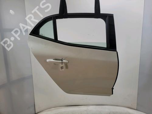 Puerta trasera derecha RENAULT MEGANE IV Hatchback (B9A/M/N_) 1.5 Blue dCi 115 (B9A6) (116 hp) 30925527