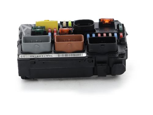 Used Fuse box Fuse box 39422254 39422254
