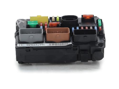 Used Fuse box CITROËN C3 II (SC_) 1.2 VTi 82 (82 hp) 30523991