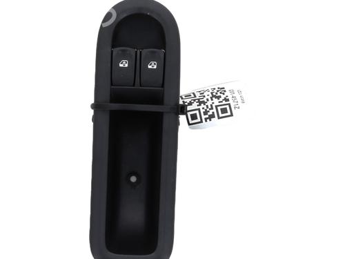 Used Left front window switch RENAULT TWINGO II (CN0_) [2007-2025]  28106270