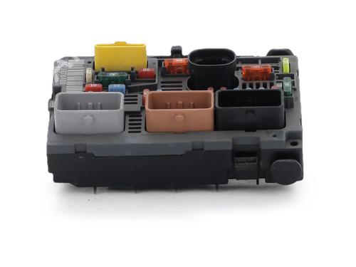 Used Fuse box Fuse box 37148833 37148833