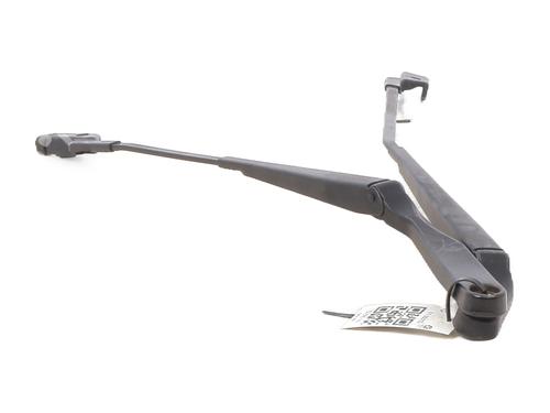 Used Front windshield wiper arm VW POLO IV (9N_, 9A_) 1.2 12V (64 hp) 30841823