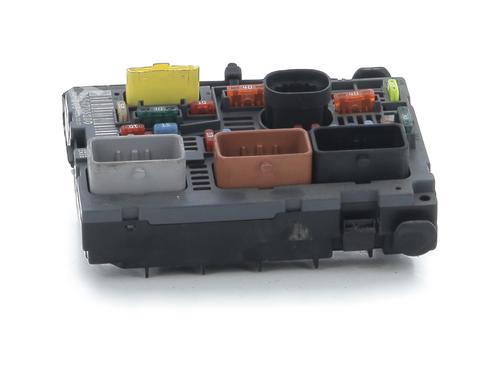 Caixa de fusíveis CITROËN C4 I (LC_) 1.6 HDi (90 hp) 31938415