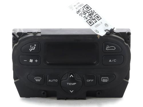 AC-Styringsenhed/Manøvreenhed AC-Styringsenhed/Manøvreenhed PEUGEOT 206 Hatchback (2A/C) [1998-2012] 33925779 33925779