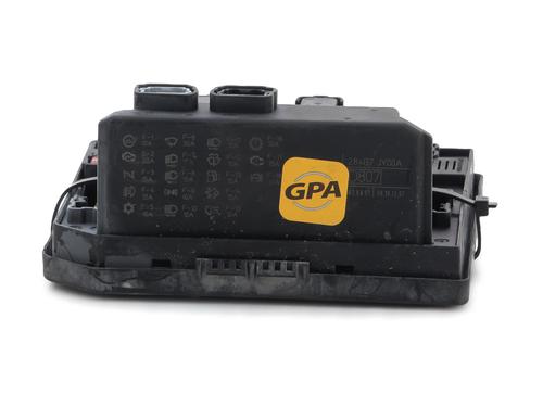 Used Fuse box RENAULT KOLEOS I (HY_) 2.0 dCi 4x4 (HY0K) (150 hp) 27911484