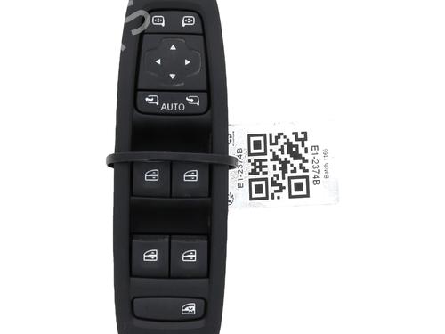 Used Left front window switch RENAULT MEGANE IV Grandtour (K9A/M/N_) 1.6 dCi 130 (130 hp) 31304258