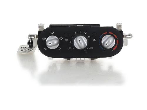 Climate control RENAULT TWINGO II (CN0_) 1.5 dCi 90 | BP33745424I5 - Image 1