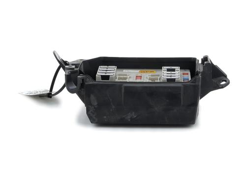 Used Fuse box RENAULT CLIO III (BR0/1, CR0/1) 1.5 dCi (C/BR0G, C/BR1G) (68 hp) 27993724