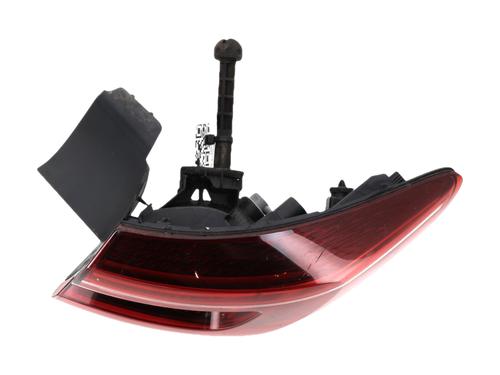 right-taillight-renault-clio-v-b7_-2019-36428989 main image