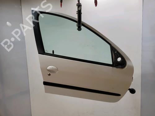 Used Right front door PEUGEOT 206 Hatchback (2A/C) 1.4 i (75 hp) 31304242